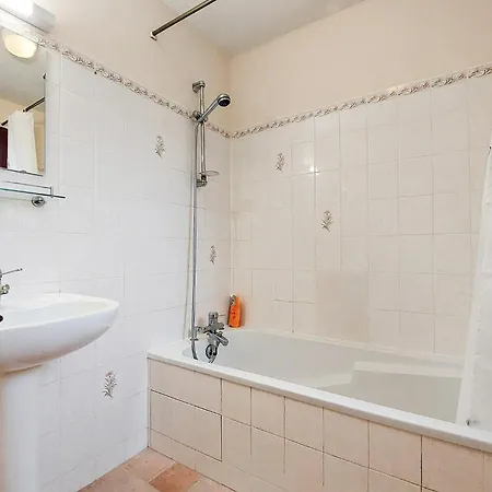 Charmant Avec Vue Paysagere Bézenac